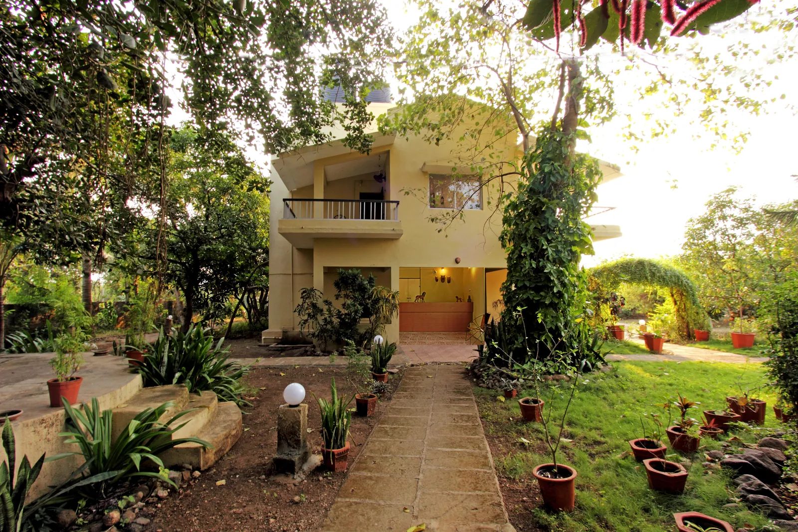 Gir Birding Lodge set among mango trees at Sasan Gir
